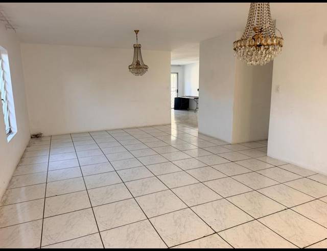 6 BEDROOM HOUSE FOR SALE IN LAUDIUM